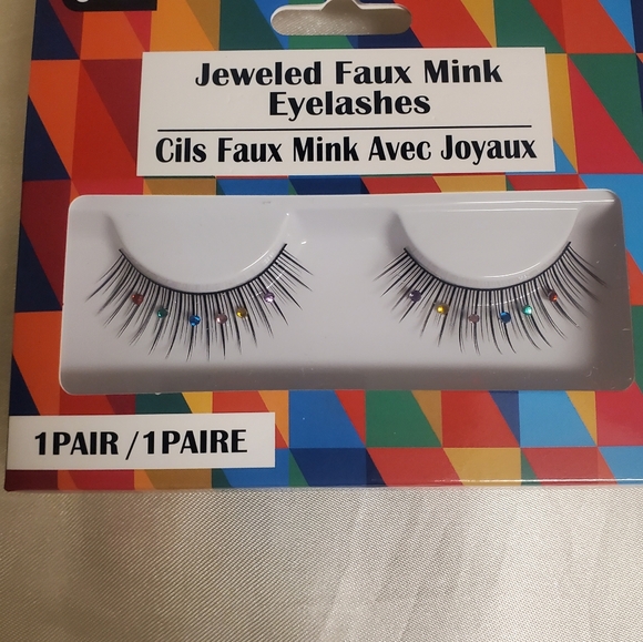 Face Gems & Jeweled Eyelashes - Picture 11 of 13